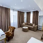 Jolie Boutique Hotel