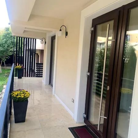 Jolie Boutique Отель Крайова