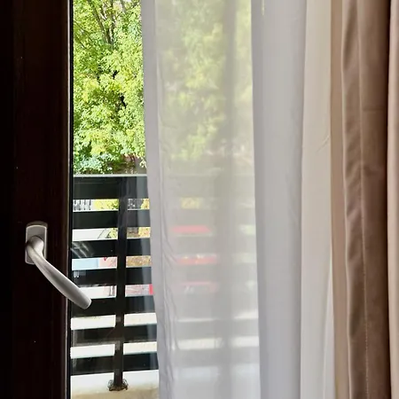 Jolie Boutique Отель Крайова