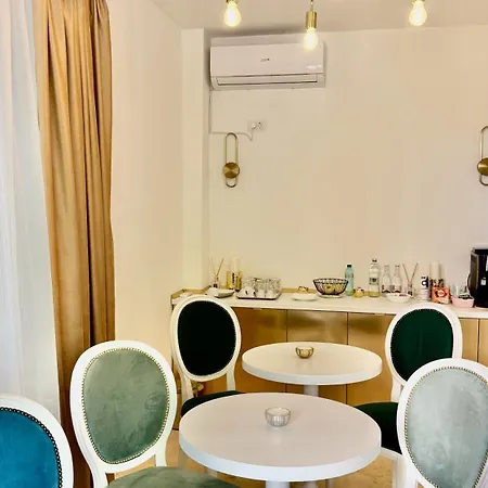 Отель Jolie Boutique 4*