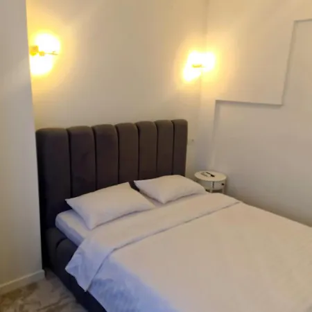 Jolie Boutique Отель Крайова