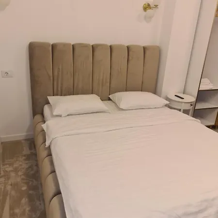 Jolie Boutique Отель Крайова