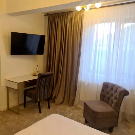 Jolie Boutique 4*