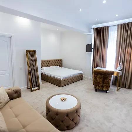 Jolie Boutique 4*