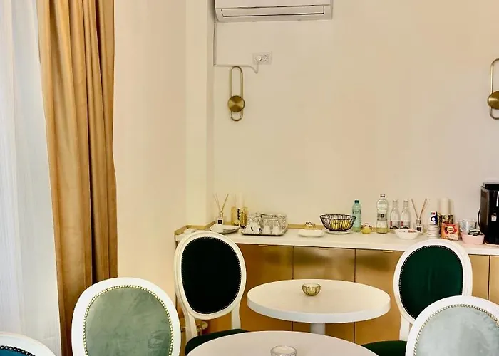 Hotell Jolie Boutique 4*